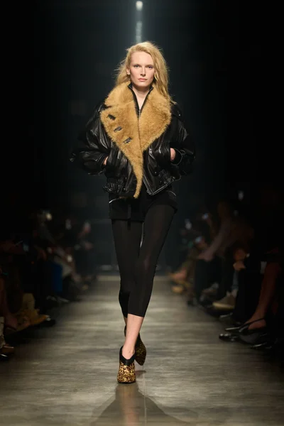 Look 63
